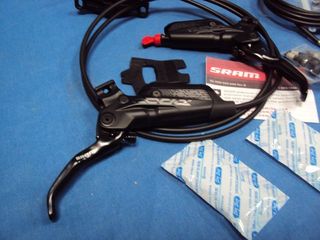 NUEVO Frenos SRAM CODE R 1450mm Jkit