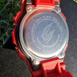 Casio G-shock DW-5600GF rojo metalizado