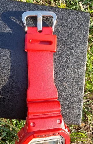 Casio G-shock DW-5600GF rojo metalizado