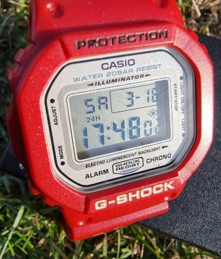 Casio G-shock DW-5600GF rojo metalizado