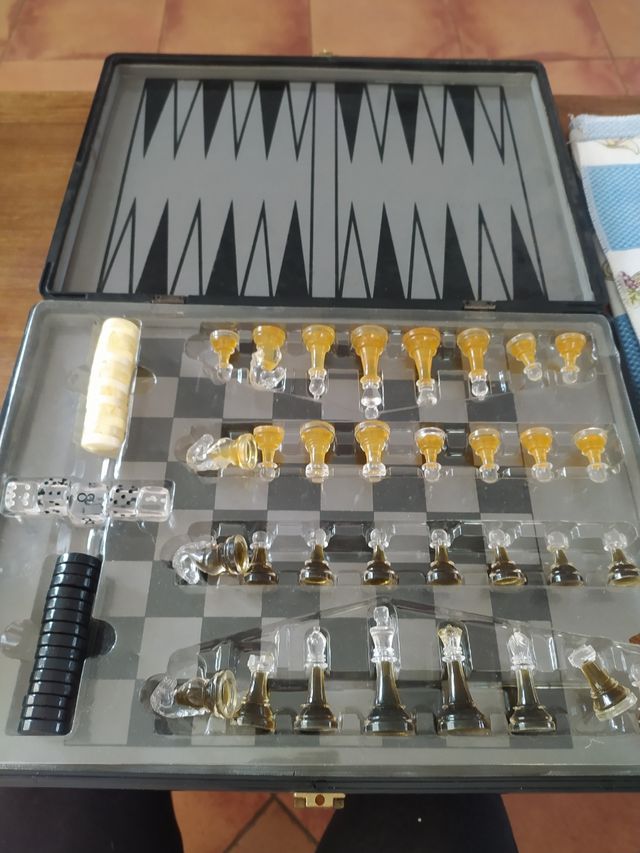 Precioso maletín ajedrez