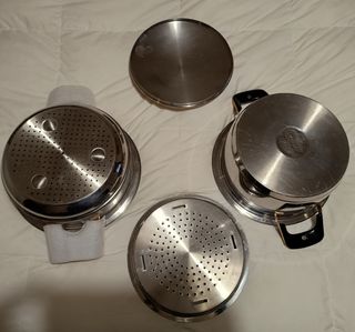 Pentola, coperchio, vaporiera e accessorio