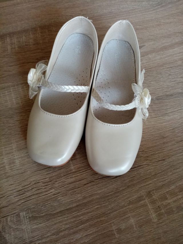 Vestido de Comunión y zapatos