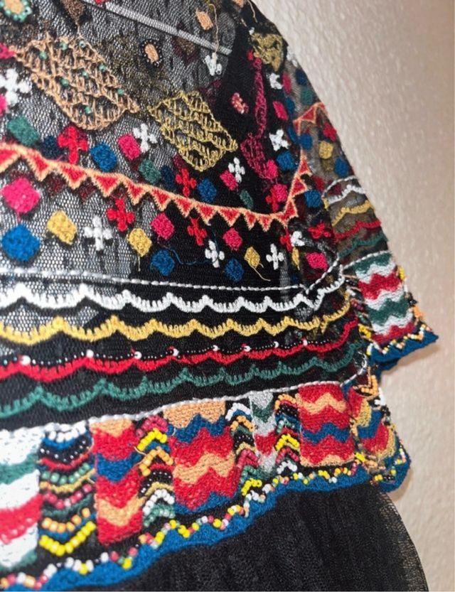 Blusa transparencias y abalorios