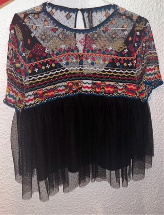 Blusa transparencias y abalorios 