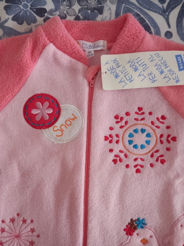 Todo 8 Euros.Buzo 3 meses + Termómetro agua