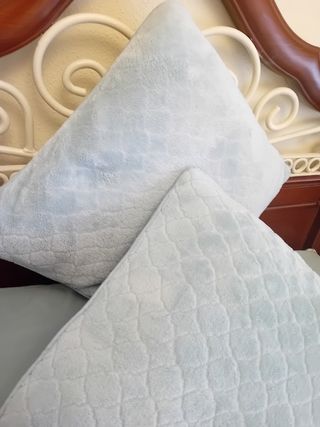 Edredón reversible  y 2 fundas de cojin