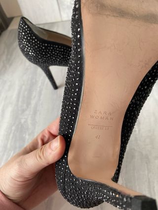 Zapatos salon negro con brillos