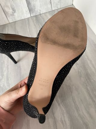 Zapatos salon negro con brillos