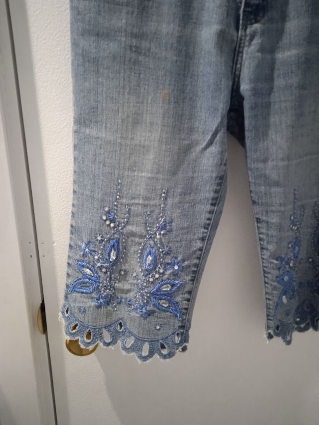 Vaqueros bermudas elásticos