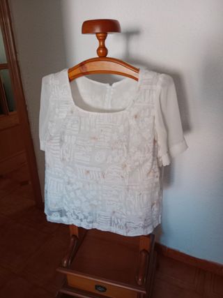 Blusa blanca señora vintage estampada