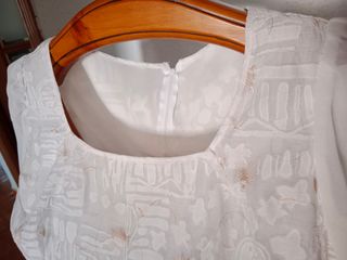 Blusa blanca señora vintage estampada