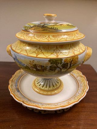 Zuppiera in ceramica di Castelli