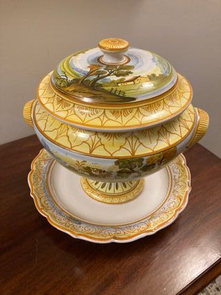 Zuppiera in ceramica di Castelli