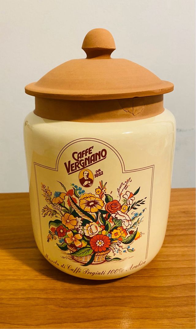 Ciotola contenitore. Vergnano