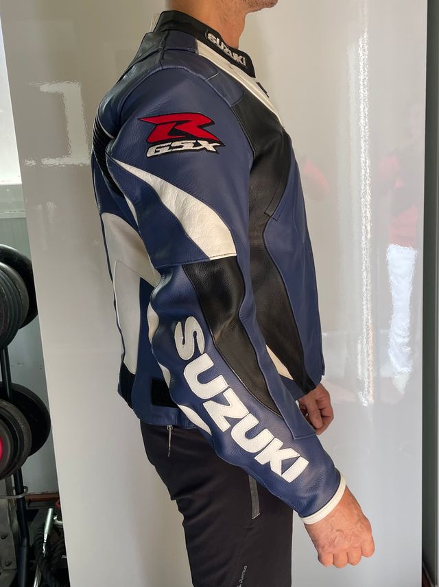 Chaqueta moto de piel SUZUKI (original).