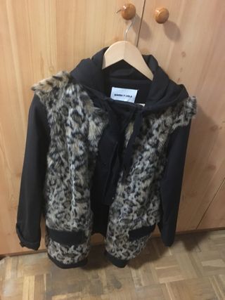 Abrigo de Bimba y Lola negro con aplicaciones piel