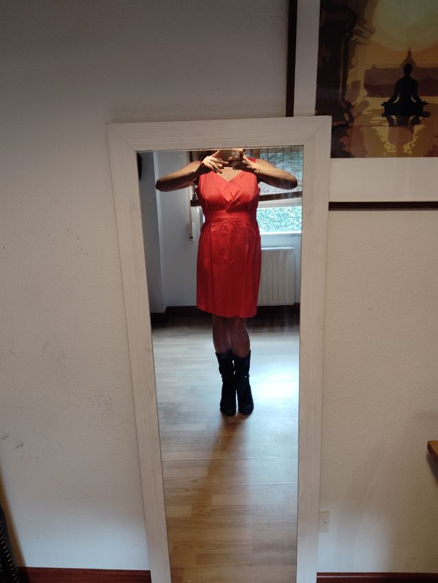 Espectacular vestido coral cocktail de Naf Naf