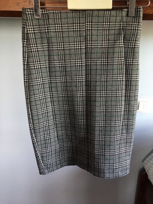 Falda de tubo gris y verde