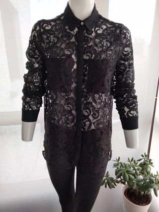 Camisa de encaje negro manga larga