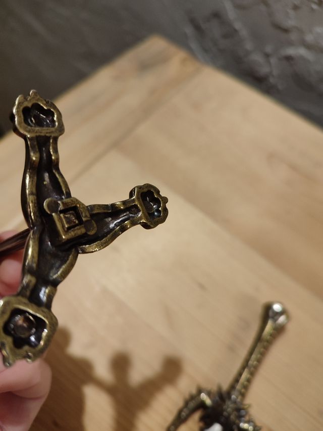 Piccola spada giocattolo da esposizione