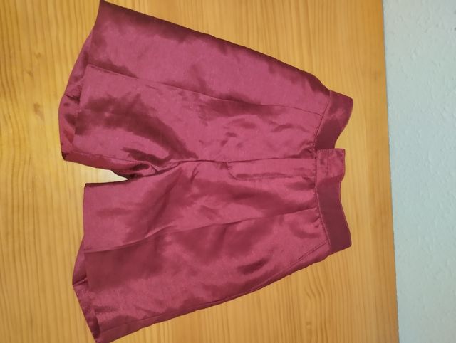 Pantalón color burdeos para bebés