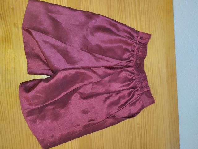 Pantalón color burdeos para bebés