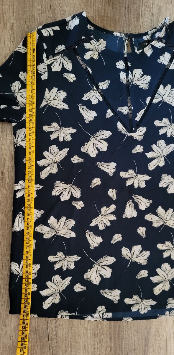 Blusa Cortefiel azul marino y blanca