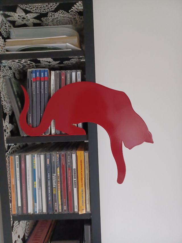 Reggilibri a forma di gatto.