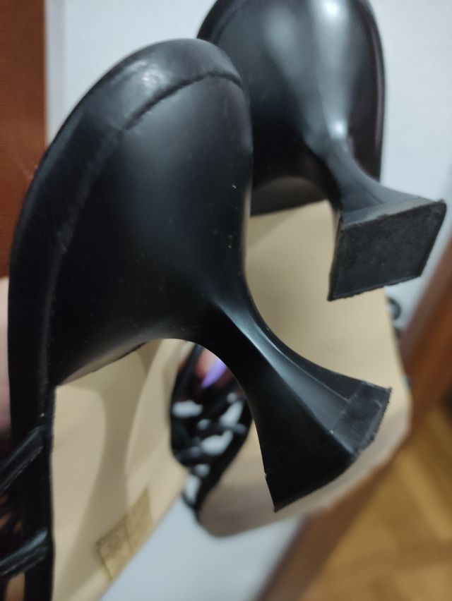 Sandálias de tacão