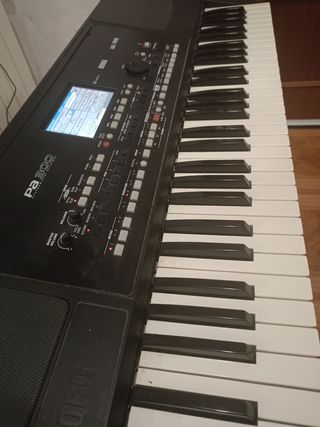 Piano Korg pa 300