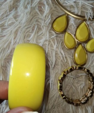Mono + conjunto bisutería a juego