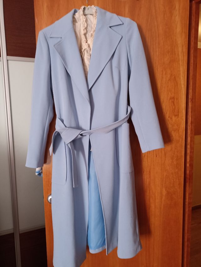 Abrigo mujer talla S pero indica L da muy poca tal