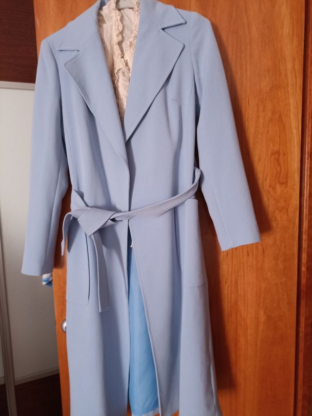 Abrigo mujer talla S pero indica L da muy poca tal