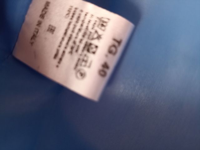 Abrigo mujer talla S pero indica L da muy poca tal