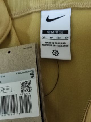 Chaqueta  Nike FC Barcelonade niño.