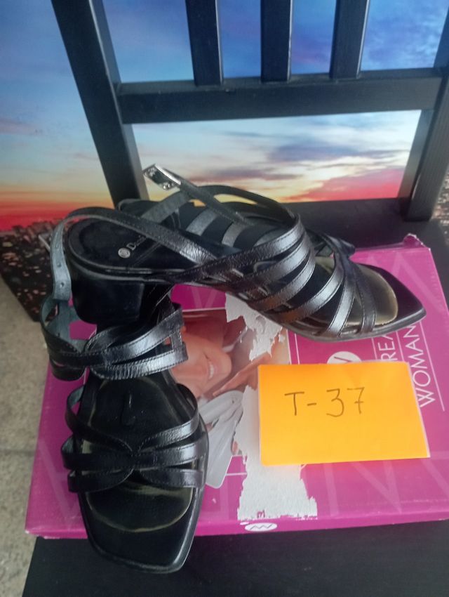 Zapatos en buen estado.