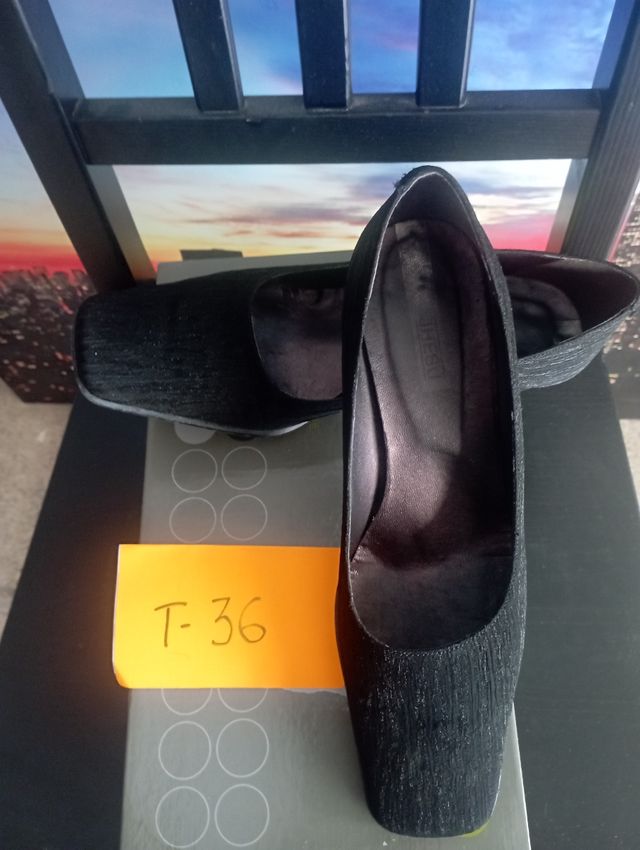 Zapatos en buen estado.