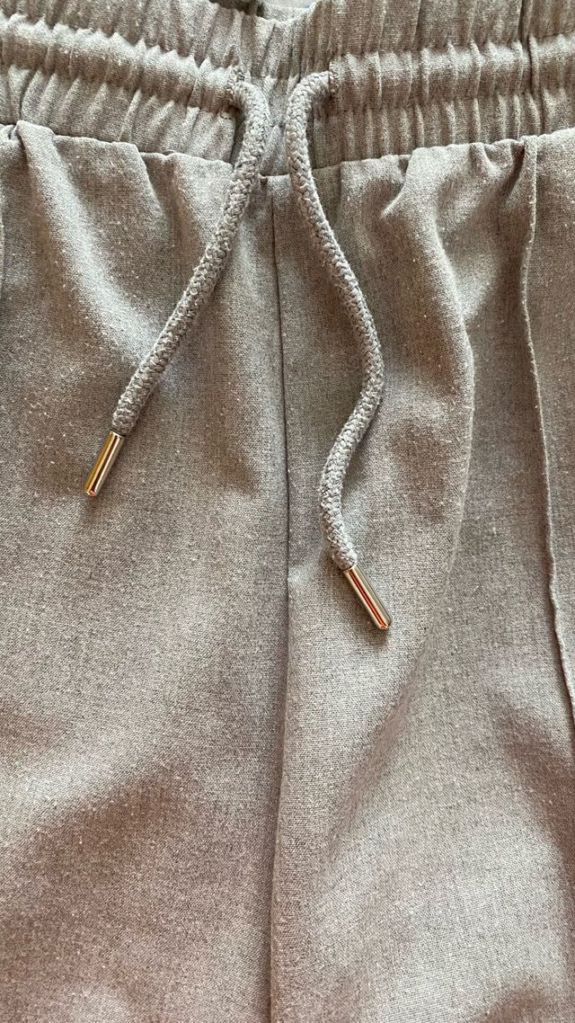 Pantalon gris de mujer stradivarius