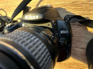 Camara Nikkon D5000
