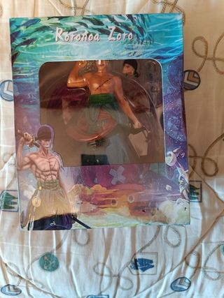 FIGURA RORONOA ZORO DE ONE PIECE