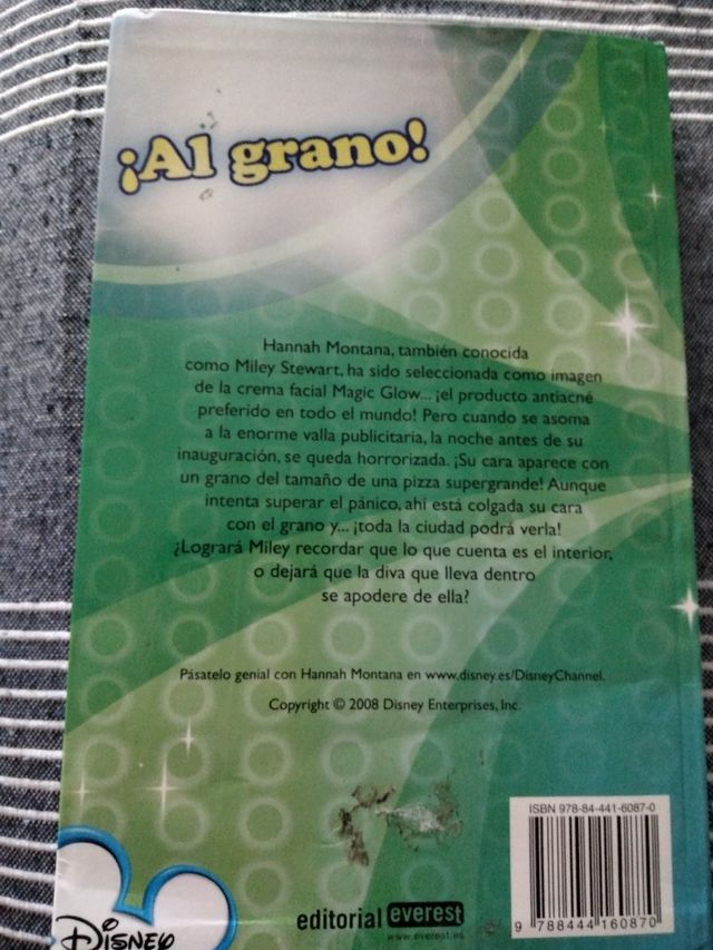 Hannah Montana da la cara