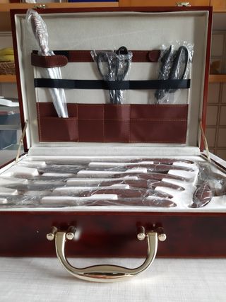 Valigetta con coltelli-forchette-forbici