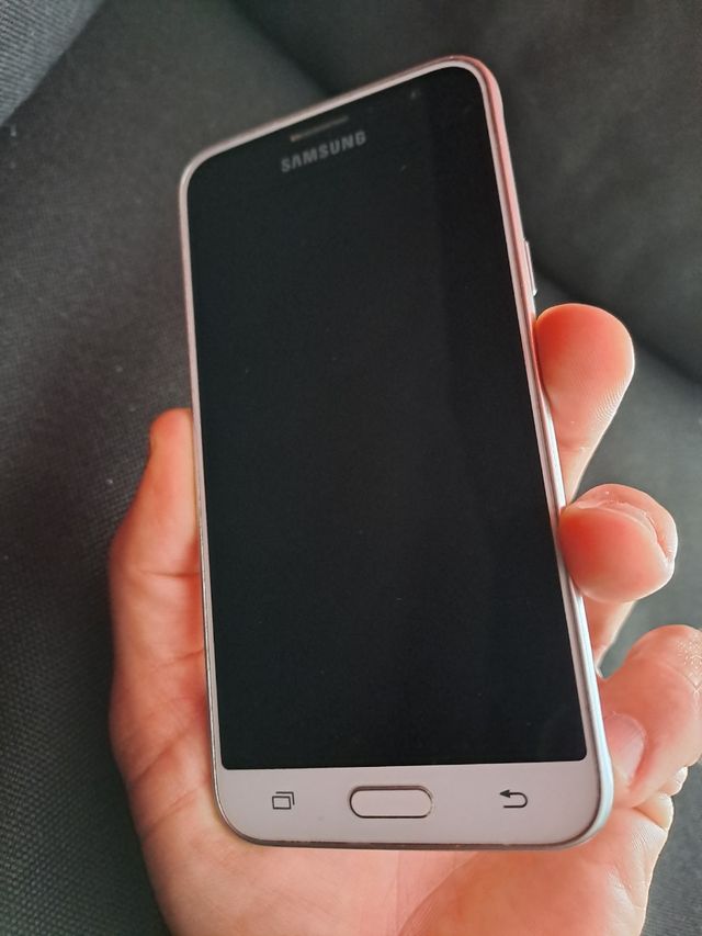 Mobil Samsung Galaxy J3 6