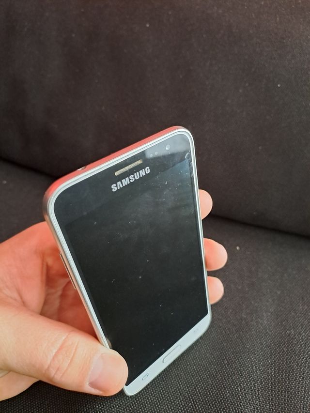 Mobil Samsung Galaxy J3 6