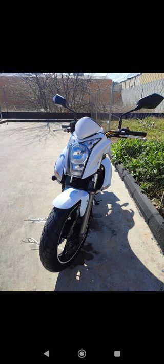 Moto er6n