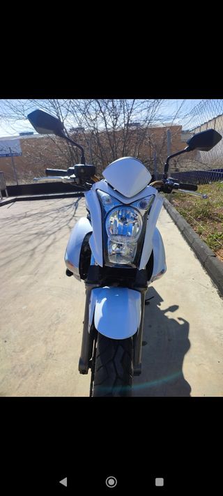 Moto er6n