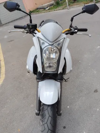 Moto er6n