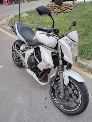 Moto er6n