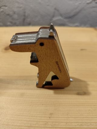 Apribottiglie kikkerland cane legno